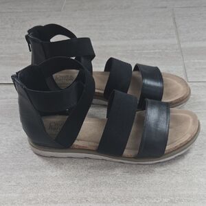 Croft & Barrow Black Strappy Sandals